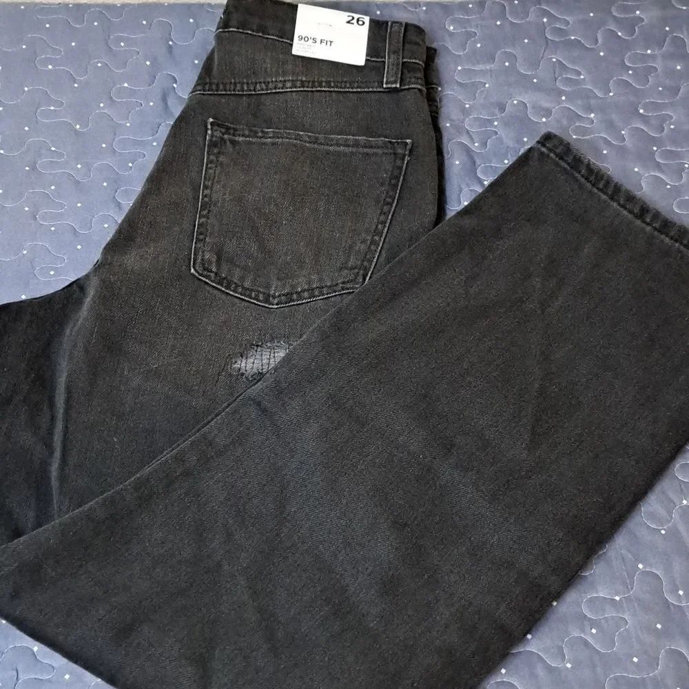 Forever 21 90s fit black distressed jeans size 26 NWT